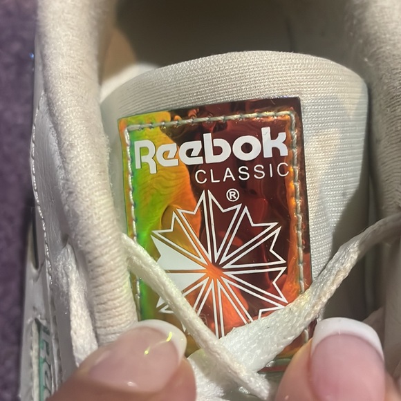 Really cool iridescent and white Reebok tennis shoes - Picture 6 of 7
